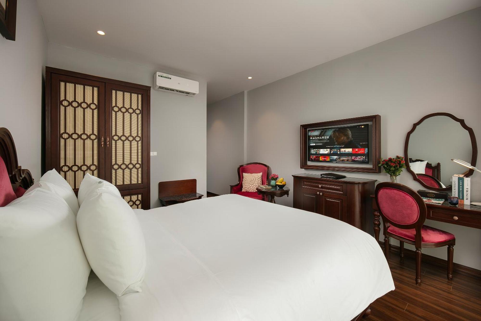 Serene Central Hotel ハノイ市 エクステリア 写真