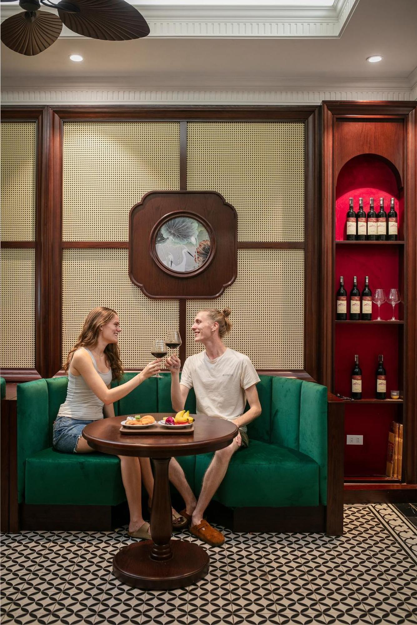 Serene Central Hotel ハノイ市 エクステリア 写真