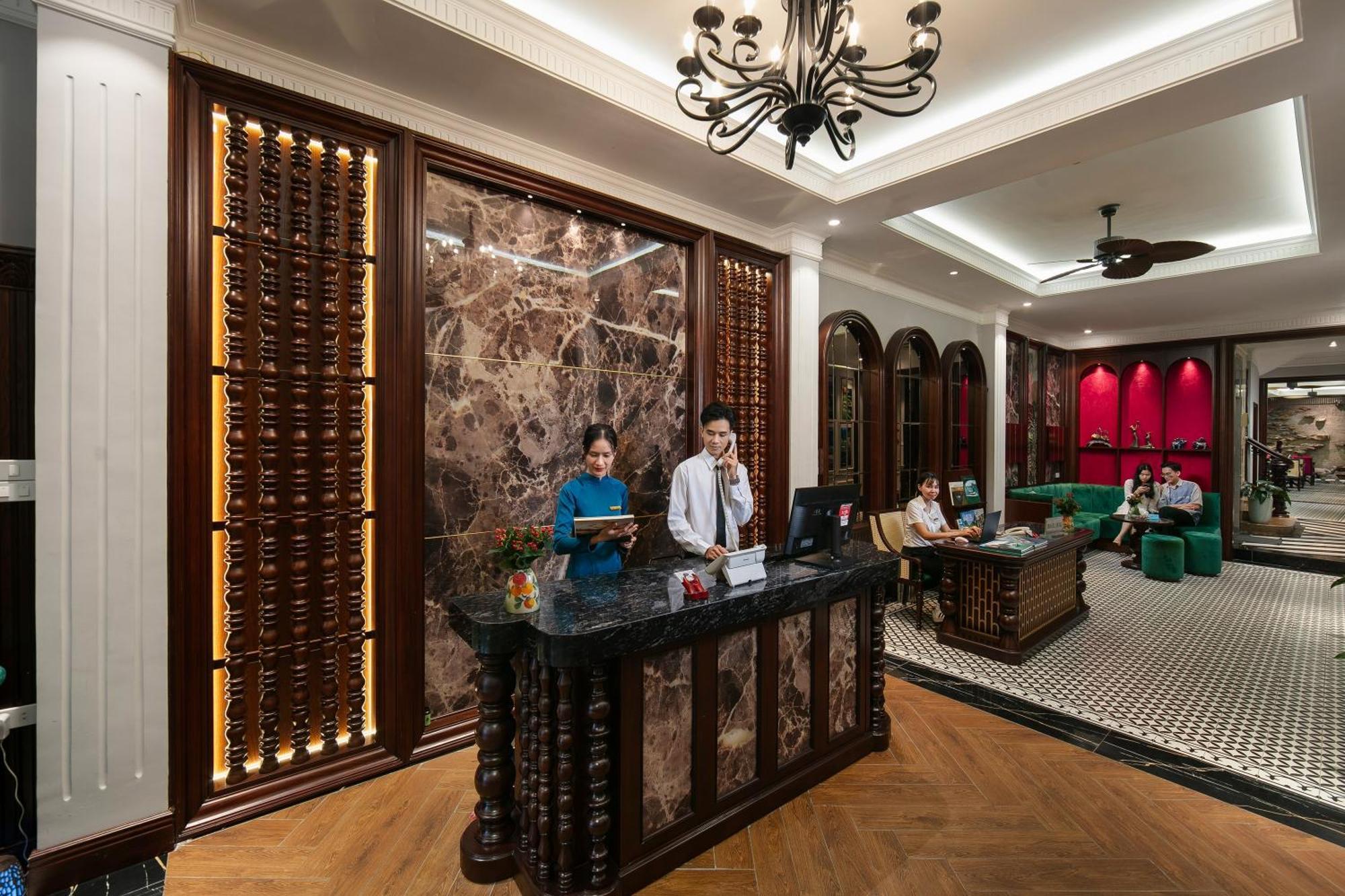 Serene Central Hotel ハノイ市 エクステリア 写真